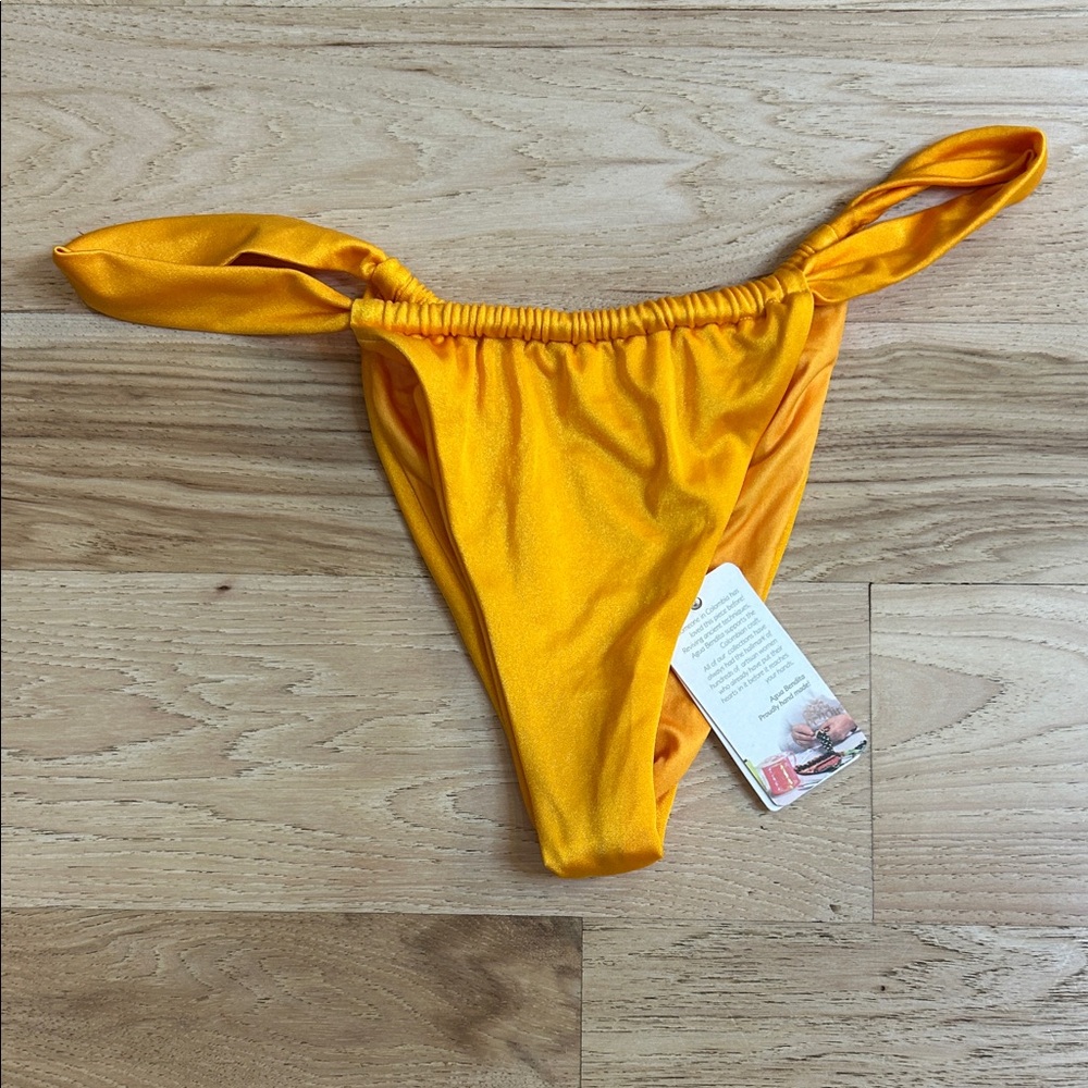 NWT Aqua Bendita size XL bikini bottoms